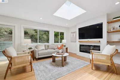 29 Eastwood Ct, Oakland, CA 94611 - Photo 8