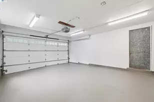 29 Eastwood Ct, Oakland, CA 94611 - Photo 30