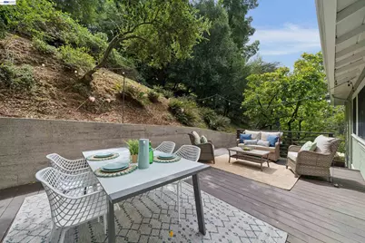 29 Eastwood Ct, Oakland, CA 94611 - Photo 32