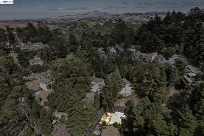 29 Eastwood Ct, Oakland, CA 94611 - Photo 58