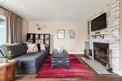 122 Lakeshore Ct, Richmond, CA 94804 - Photo 2