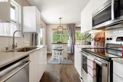 122 Lakeshore Ct, Richmond, CA 94804 - Photo 12
