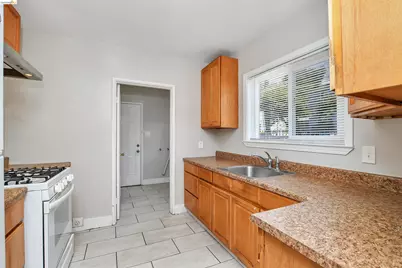 2605 Prentiss Pl, Oakland, CA 94601 - Photo 6