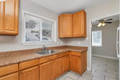 2605 Prentiss Pl, Oakland, CA 94601 - Photo 8