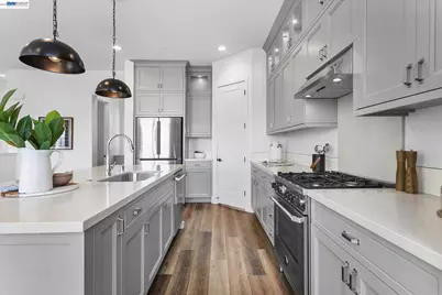 55 Atlantic Ave #1002, Alameda, CA 94501 - Photo 8