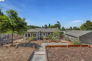 7538 Circle Hill Dr, Oakland, CA 94605 - Photo 30