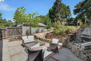 7538 Circle Hill Dr, Oakland, CA 94605 - Photo 28