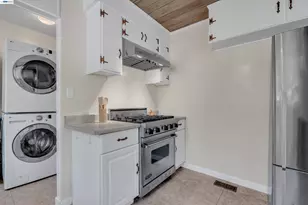 7538 Circle Hill Dr, Oakland, CA 94605 - Photo 8