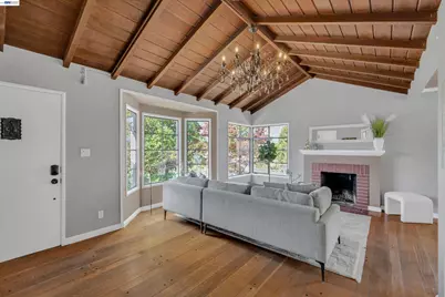 7538 Circle Hill Dr, Oakland, CA 94605 - Photo 18