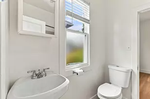 6414 Herzog St, Oakland, CA 94608 - Photo 26