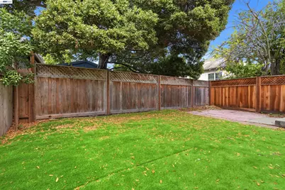 6414 Herzog St, Oakland, CA 94608 - Photo 32