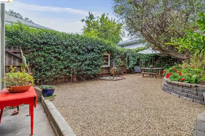 2739 10th Ave, Oakland, CA 94606 - Photo 34