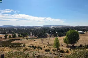 426 Sheris Pl, Valley Springs, CA 95252 - Photo 2