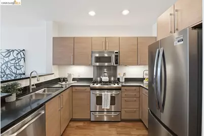 200 2nd St #403, Oakland, CA 94607 - Photo 12