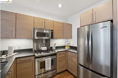 200 2nd St #403, Oakland, CA 94607 - Photo 14
