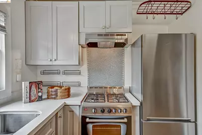4656 Redding St, Oakland, CA 94619 - Photo 34