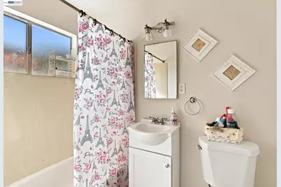 1451 Linfield Ln, Hayward, CA 94545 - Photo 22
