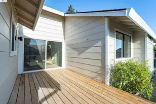 1057 Topsail Dr, Vallejo, CA 94591 - Photo 18