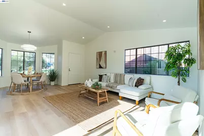 1057 Topsail Drive, Vallejo, CA 94591 - Photo 8