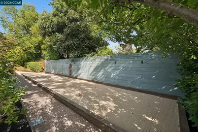 2 Reliez Manor Ct, Lafayette, CA 94549 - Photo 32