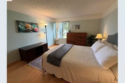 3 Commodore #158, Emeryville, CA 94608 - Photo 24