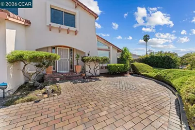 124 Chestnut Dr, Hercules, CA 94547 - Photo 2