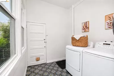 856 York Street, San Francisco, CA 94110 - Photo 22