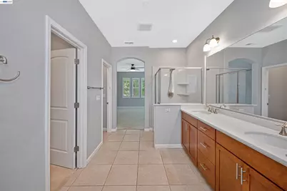 724 Topiary Ln, Mountain House, CA 95391 - Photo 38