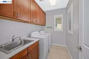 724 Topiary Ln, Mountain House, CA 95391 - Photo 34