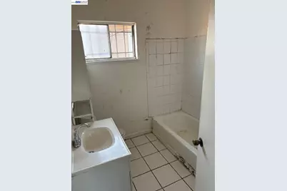 316 28th St, Richmond, CA 94804 - Photo 8