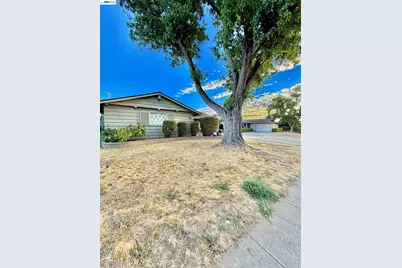 5814 Hemlock St, Sacramento, CA 95841 - Photo 2