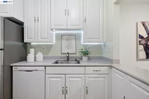 1526 Parkwood Pl, Concord, CA 94521 - Photo 14