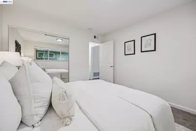 8110 Arroyo Dr, Pleasanton, CA 94588 - Photo 20