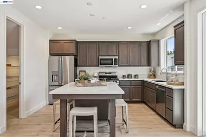 125 Creek View Cir, Fairfield, CA 94533 - Photo 10