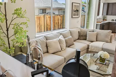 125 Creek View Cir, Fairfield, CA 94533 - Photo 16