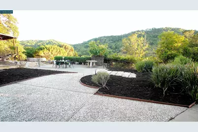 2531 Moraga Dr, Pinole, CA 94564 - Photo 18