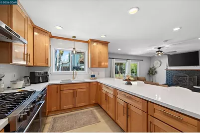 1560 American Beauty Dr, Concord, CA 94521 - Photo 10