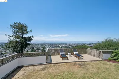 7425 Hillmont Drive, Oakland, CA 94605 - Photo 36