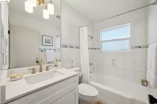 7425 Hillmont Dr, Oakland, CA 94605 - Photo 28