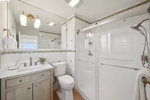 7425 Hillmont Dr, Oakland, CA 94605 - Photo 24
