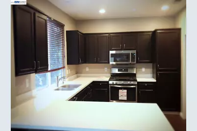 1724 Wawona St, Manteca, CA 95337 - Photo 2