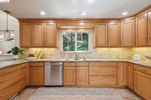 7218 Homewood Dr, Oakland, CA 94611 - Photo 26