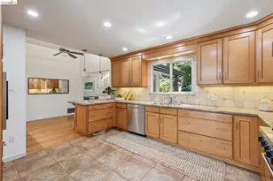 7218 Homewood Dr, Oakland, CA 94611 - Photo 26