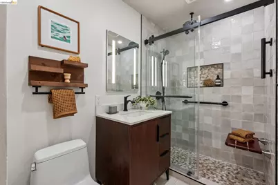 7218 Homewood Dr, Oakland, CA 94611 - Photo 36
