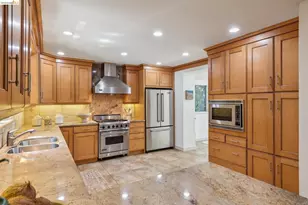 7218 Homewood Dr, Oakland, CA 94611 - Photo 22