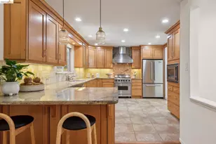 7218 Homewood Dr, Oakland, CA 94611 - Photo 20