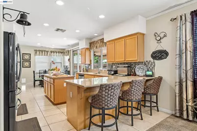 1021 Saunders Ct, Galt, CA 95632 - Photo 14