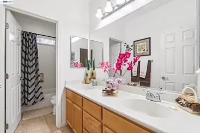 1021 Saunders Ct, Galt, CA 95632 - Photo 28
