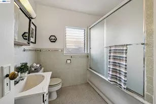2515 Noble Ave, Alameda, CA 94501 - Photo 20