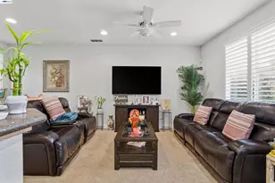 2336 Shadow Berry Dr, Manteca, CA 95336 - Photo 4